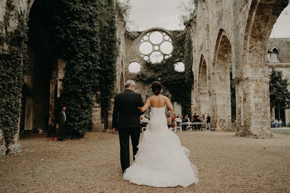 laurene and the wolf abbaye des vaux de cernay 48 - Top 10 des plus beaux lieux pour votre mariage en France